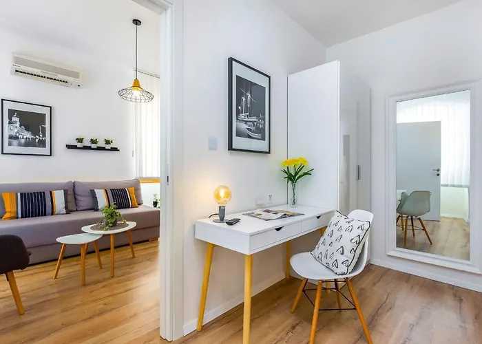 Zentrum Terra I By Interhome